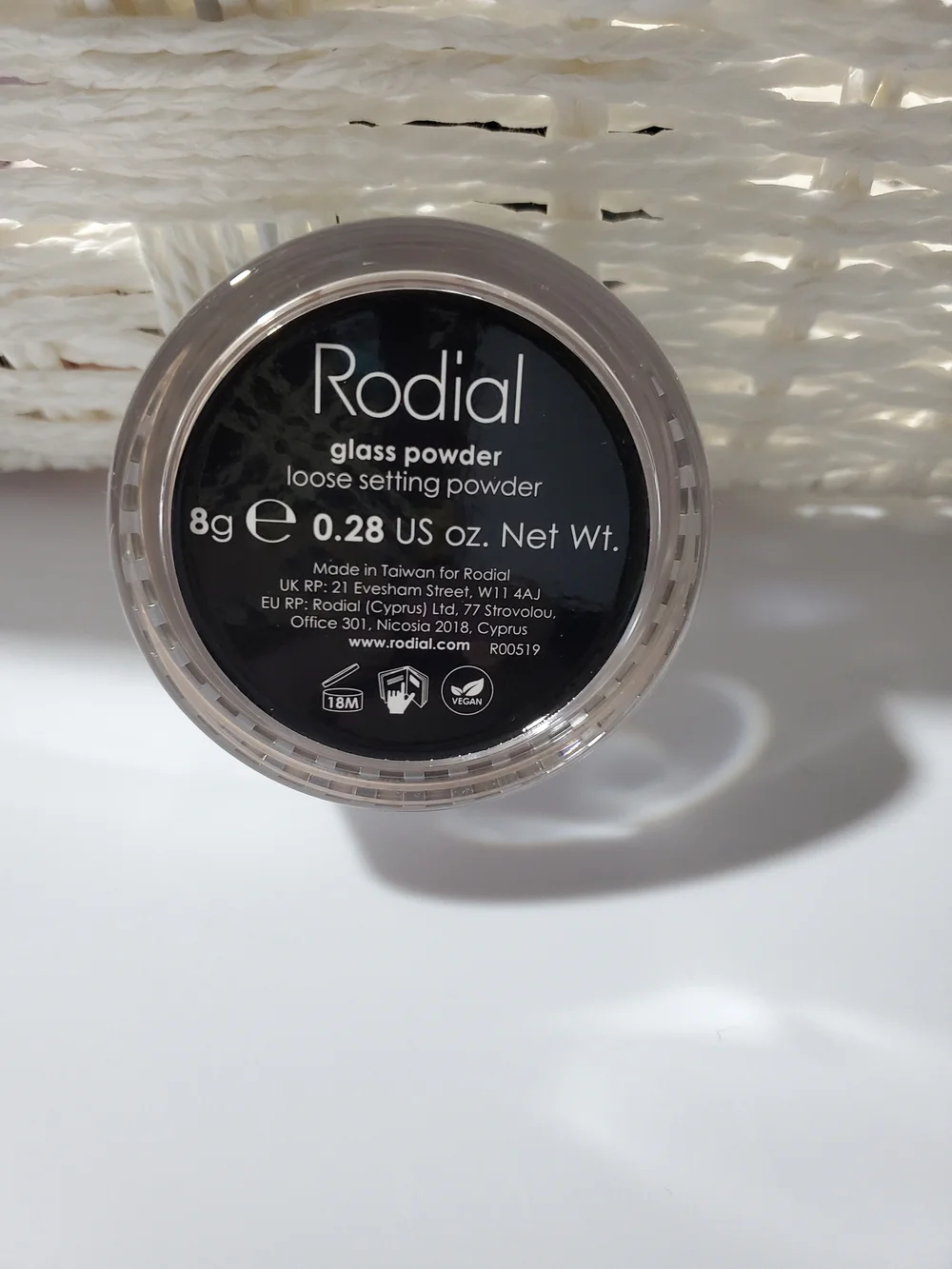 Rodial Glass Powder Loose Setting Powder 8g Translucent Blurring Glow Glass Skin